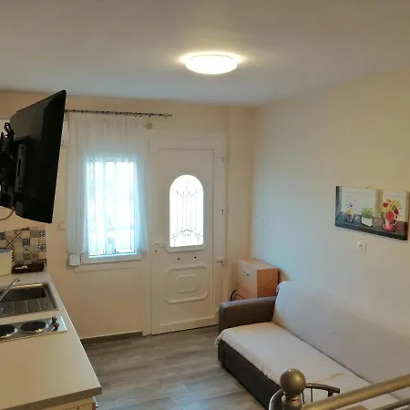 Marina's - White & Stone Apartment