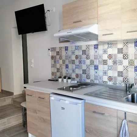 Marina's - White & Stone Apartment