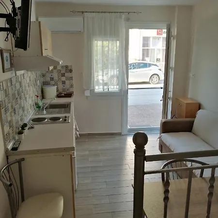 Marina's - White & Stone Apartment