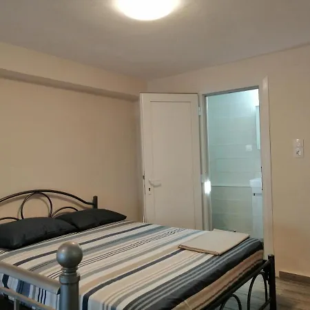 Marina's - White & Stone Apartment