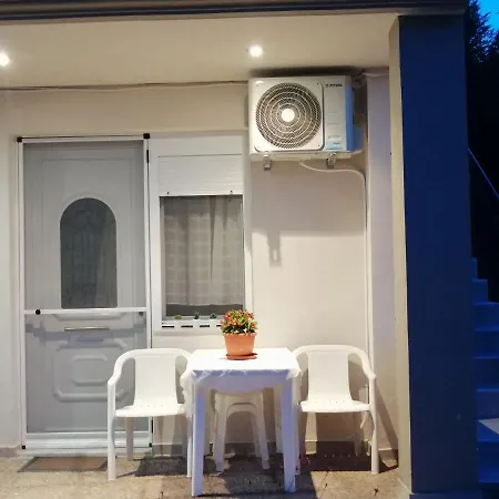 Apartment Marina's - White & Stone *