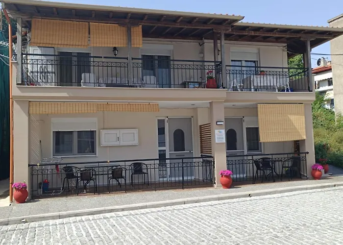 Daire Marina's - White & Stone Olympiada