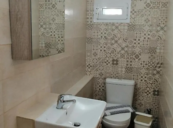 Marina's - White & Stone Apartamento Olympiada